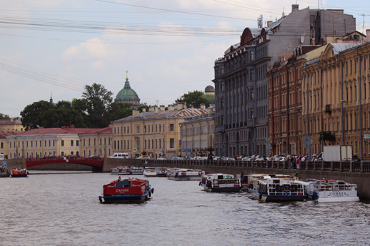 Water excursions in St.  Petersburg, boat trips on the rivers and canals, boat trips along the Neva River, boat trips on the bridges, Anichkov Bridge, Fontanka, 27 +7 (921) 578-42-10