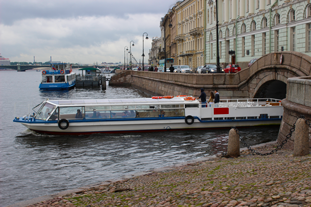 речной трамвай по рекам и каналам Петербурга
