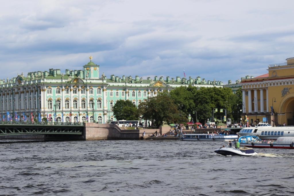 Водные экскурсии в Санкт-Петербурге, водные экскурсии по рекам и каналам, водные экскурсии по Неве, водные прогулки на развод мостов
